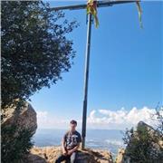 Profesor de refuerzo de clases de primaria de todo tipo. Chico responsable y aficionado de su trabajo